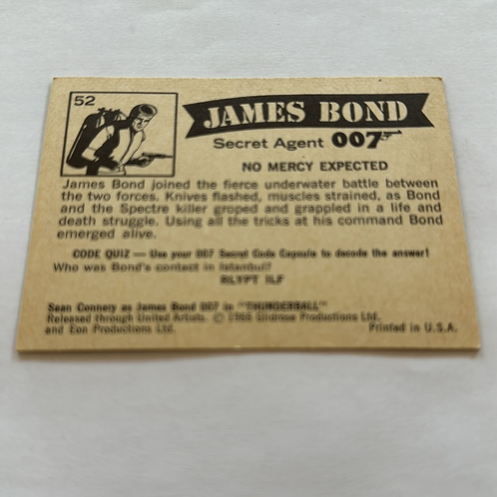 VTG! James Bond Trading Card - Picture 2 of 2